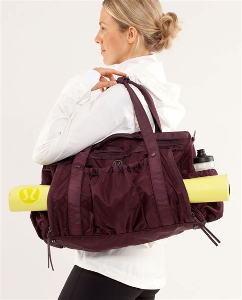 lululemon gym bag dupe|lululemon duffle bag dupe.